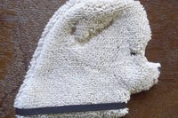 Smudge Dog Pomeranian "Cheeky" Microfiber Covert Cleaning Cloth