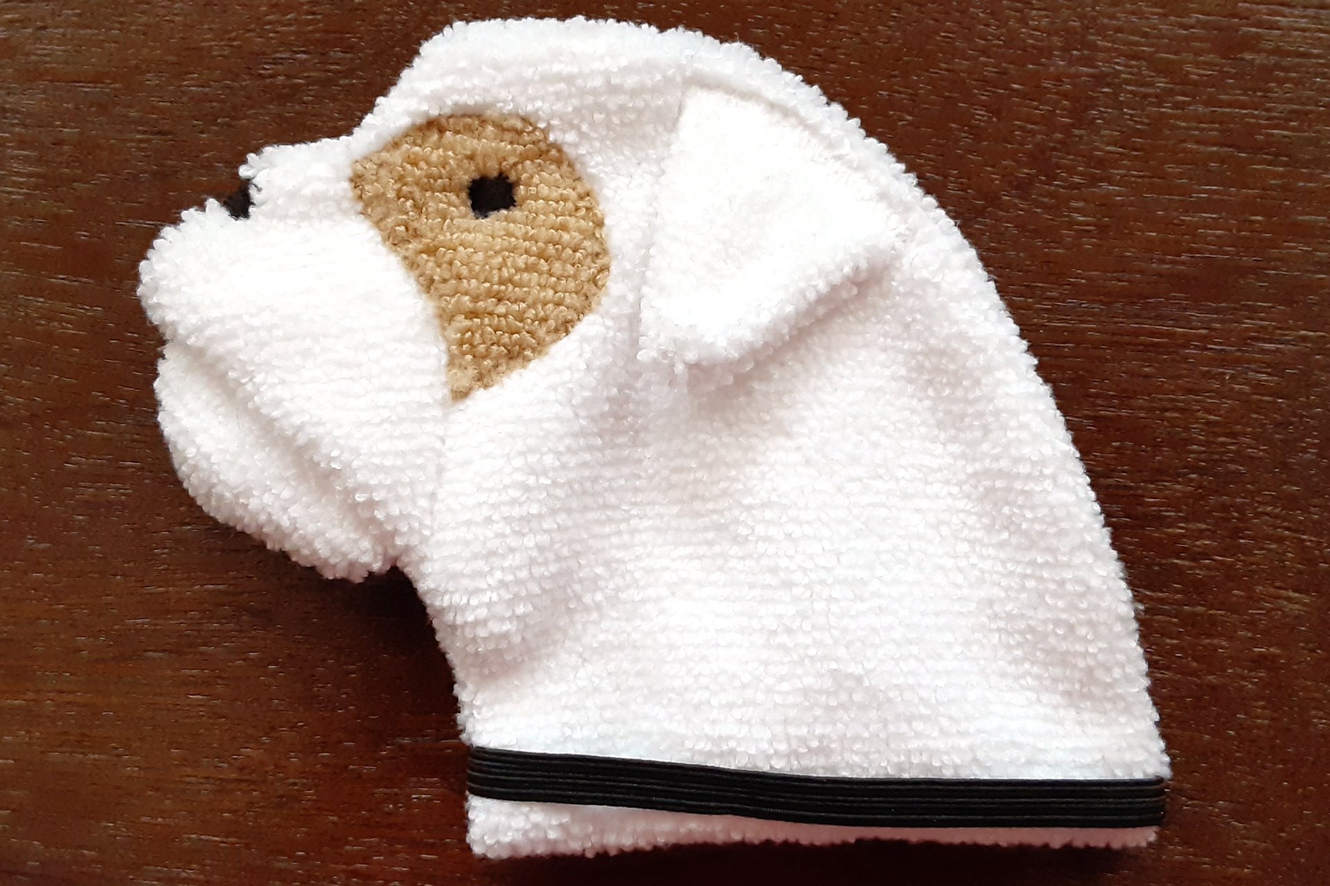 Microfiber shaped towel that looks like a Bulldog.