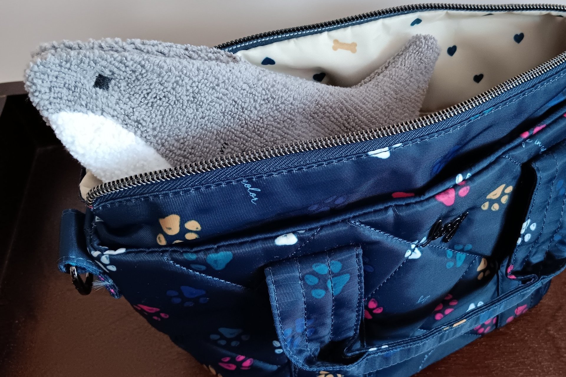 Microfiber Shark Shaped Glasses Case and Cleaner in One