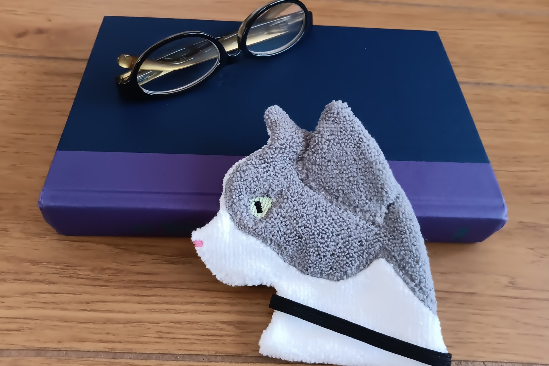 Smudge Cat "Miss Kitty" Microfiber Covert Cleaning Cloth